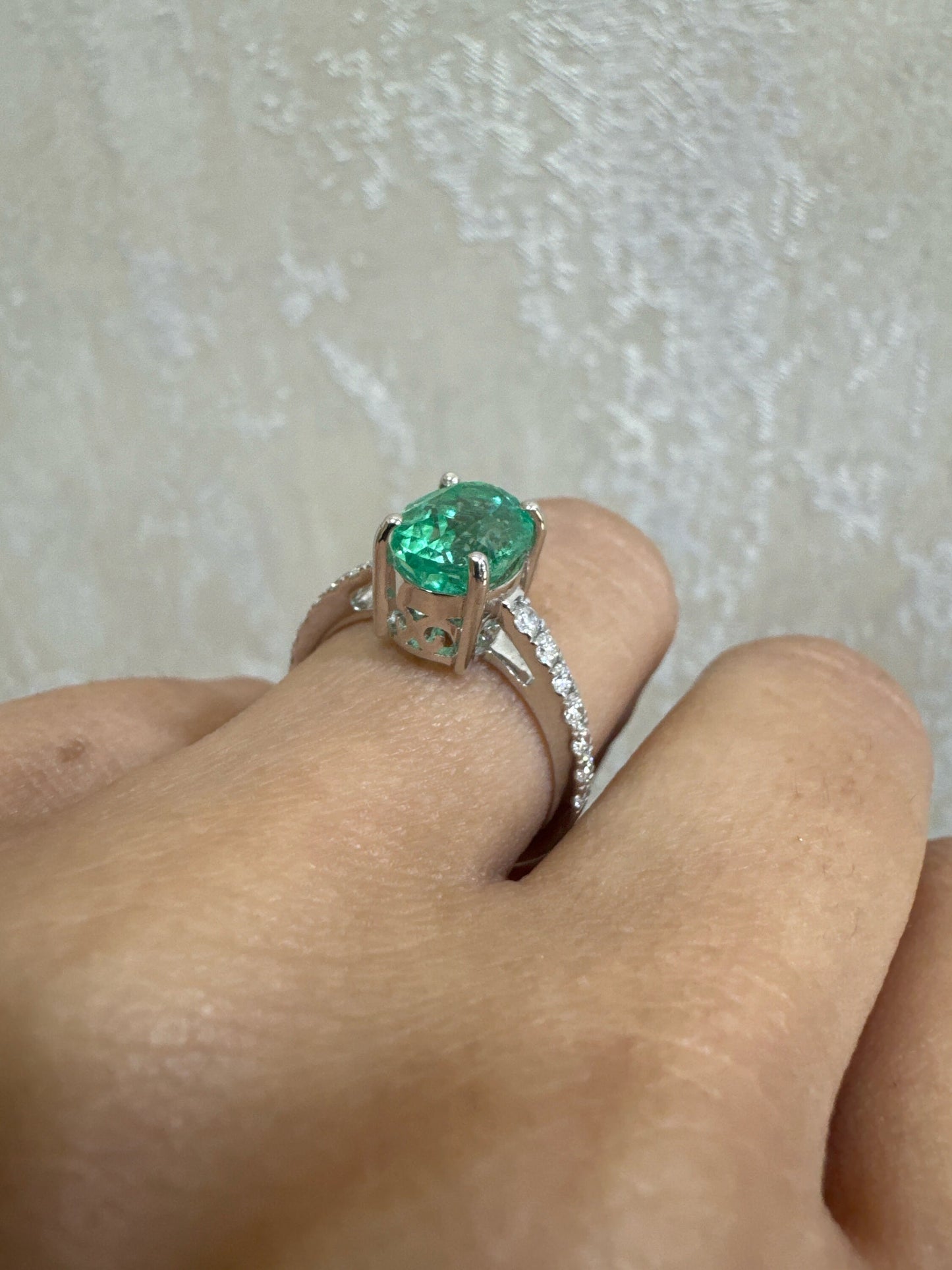 Real Colombian Emerald Ring Gold 2.08 CTS Emerald 7x9MM Size Oval Cut Emerald & White Diamond Ring Gold