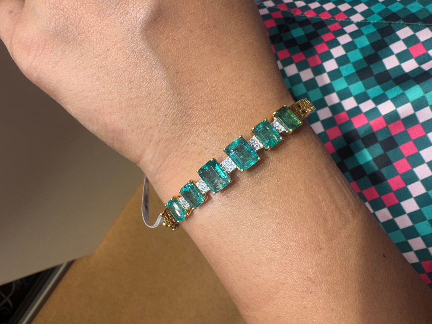 Elegant 18k Solid Gold Emerald Diamond Bangle Bracelet - Green Gemstone Jewelry