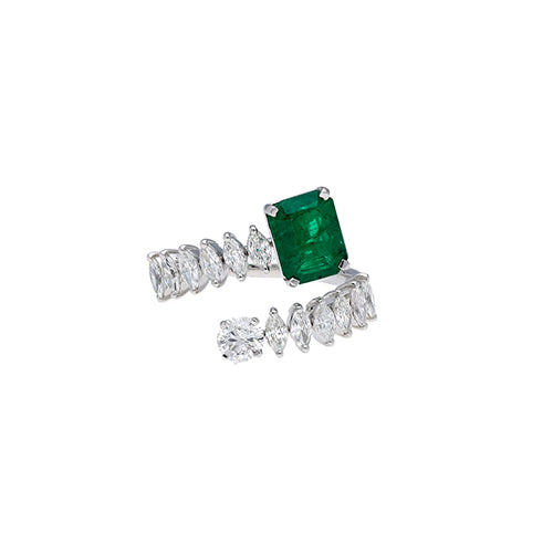 18K WHITE GOLD RING